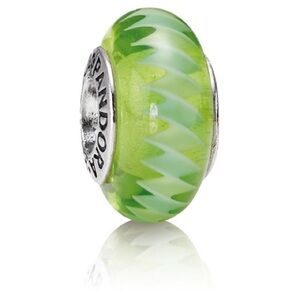 Pandora Retired Green Murano Glass Zig-Zag
Charm Sterling Silver Core - 790616
